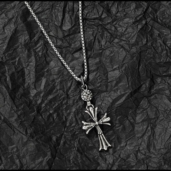 Cross Necklace - Picture 3 of 3